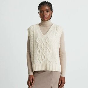 Everlane Merino Wool Cloud Cable Knit Vest Sweater Small